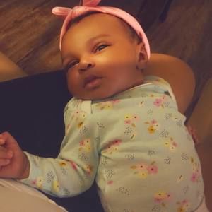 Meet your Posher, Adriana